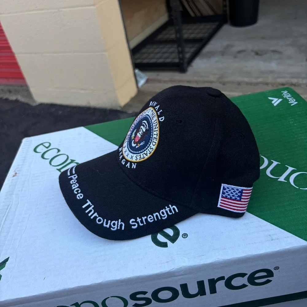 Ronald Reagan‎ Presidential Seal Hat Black Peace Through Strength USA Flag Cap